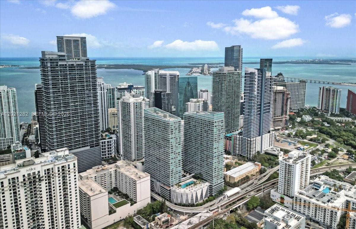 THE AXIS ON BRICKELL COND - Residential