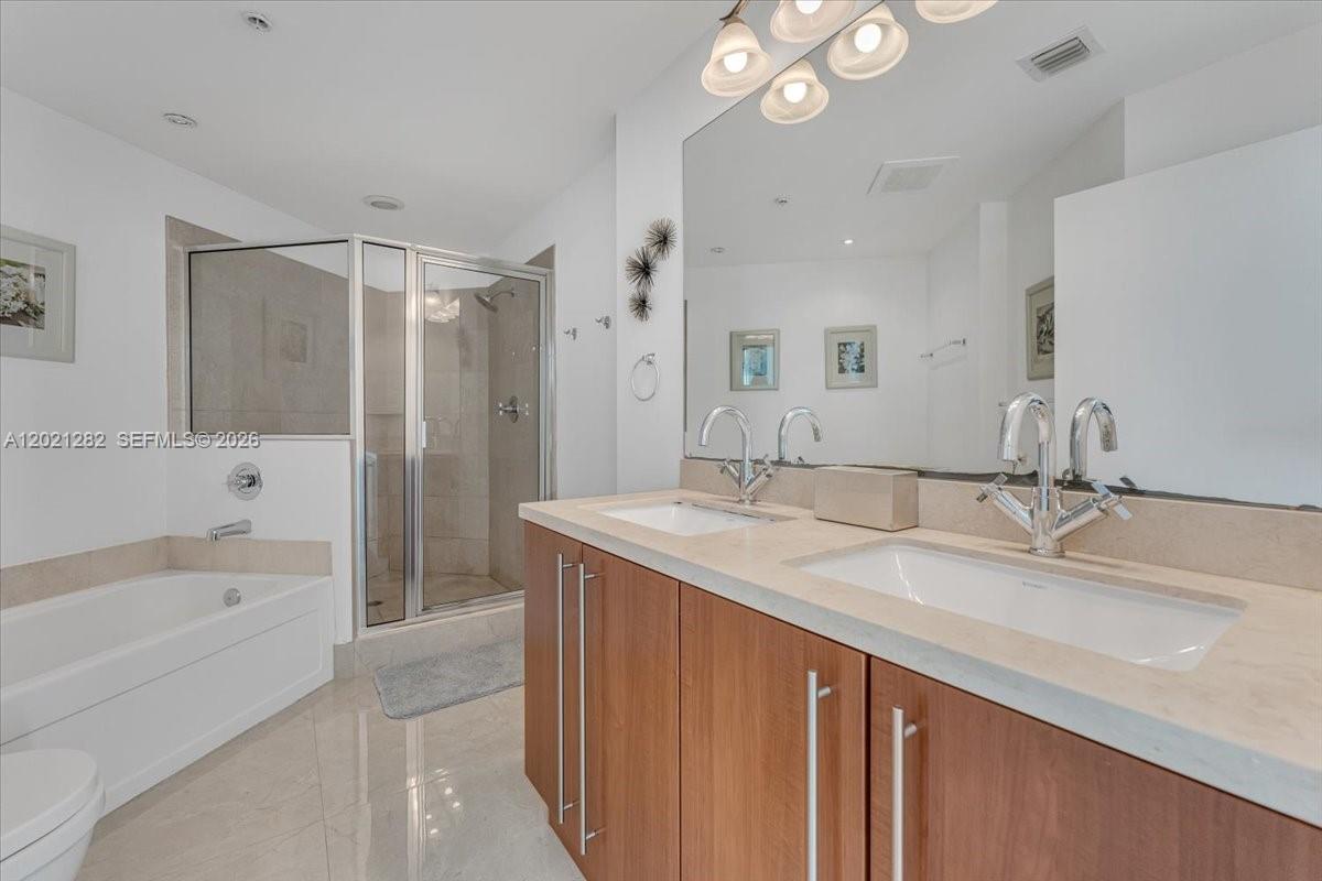 THE AXIS ON BRICKELL COND - Residential