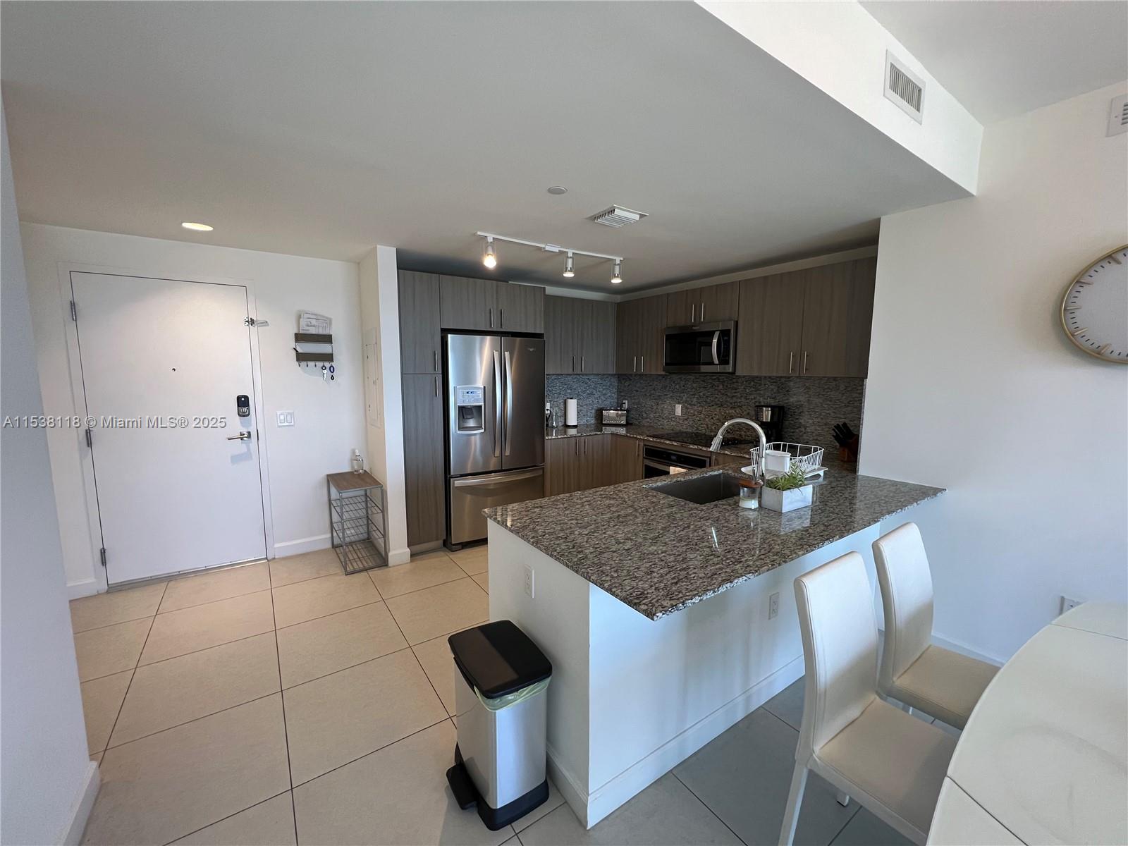 5350 NW 84th Ave 1113, Doral, FL, 33166/$759,900 4 5350 NW 84th Ave 1113