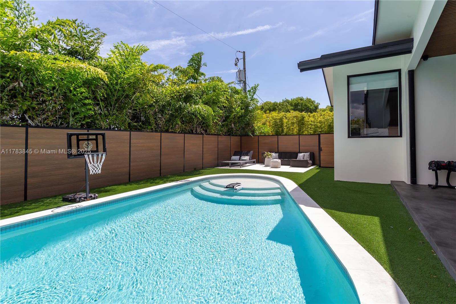SAN SOUCI ESTATES - Residential