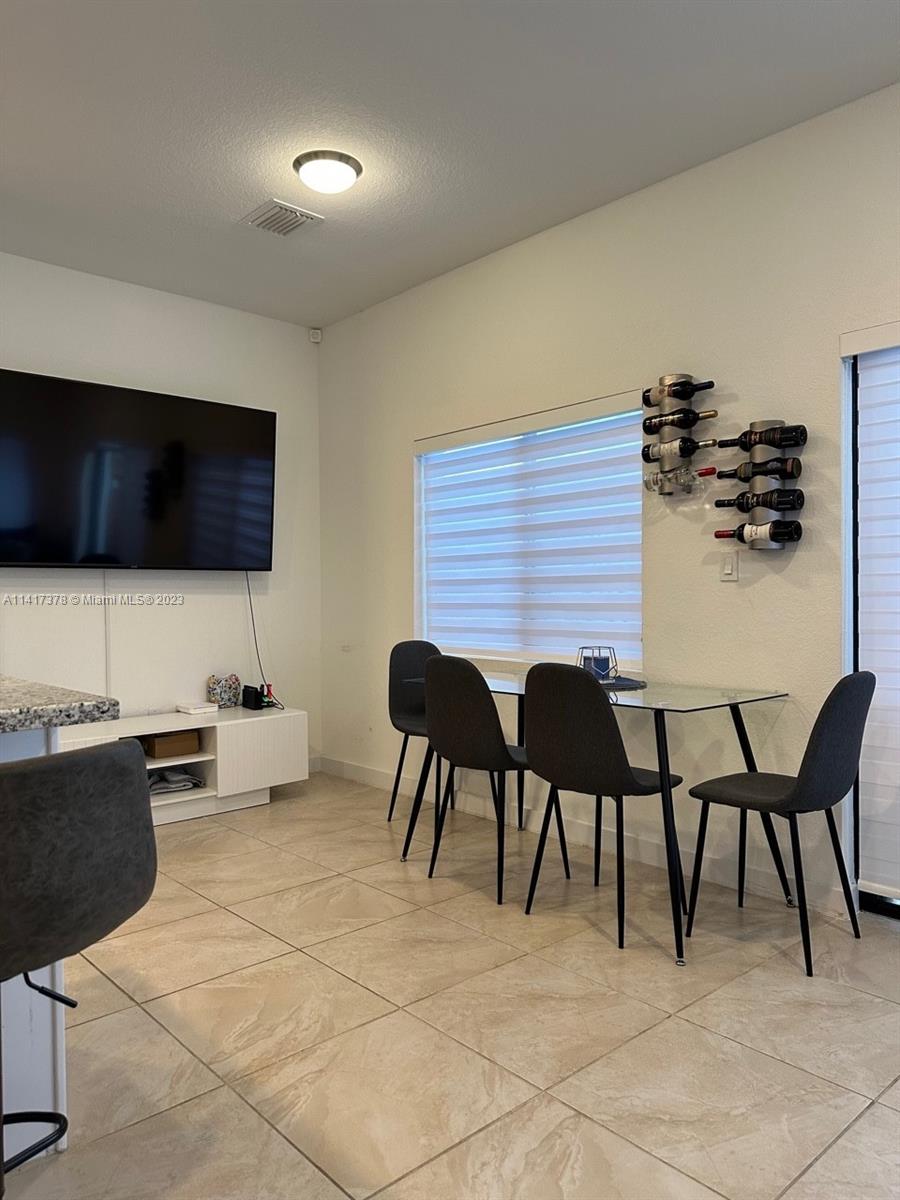 SOUTH KENDALL TOWNHOMES - Residential