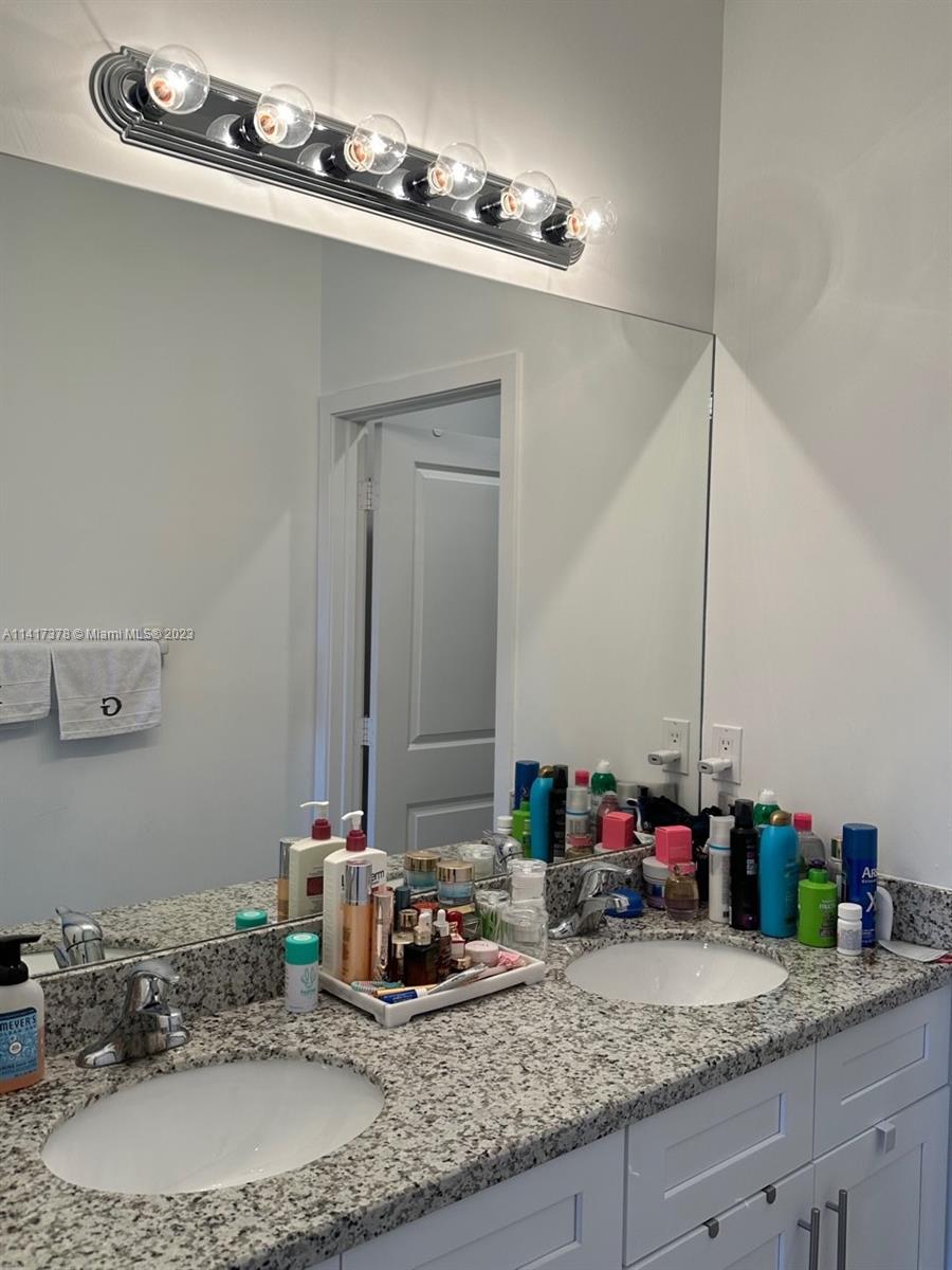 SOUTH KENDALL TOWNHOMES - Residential