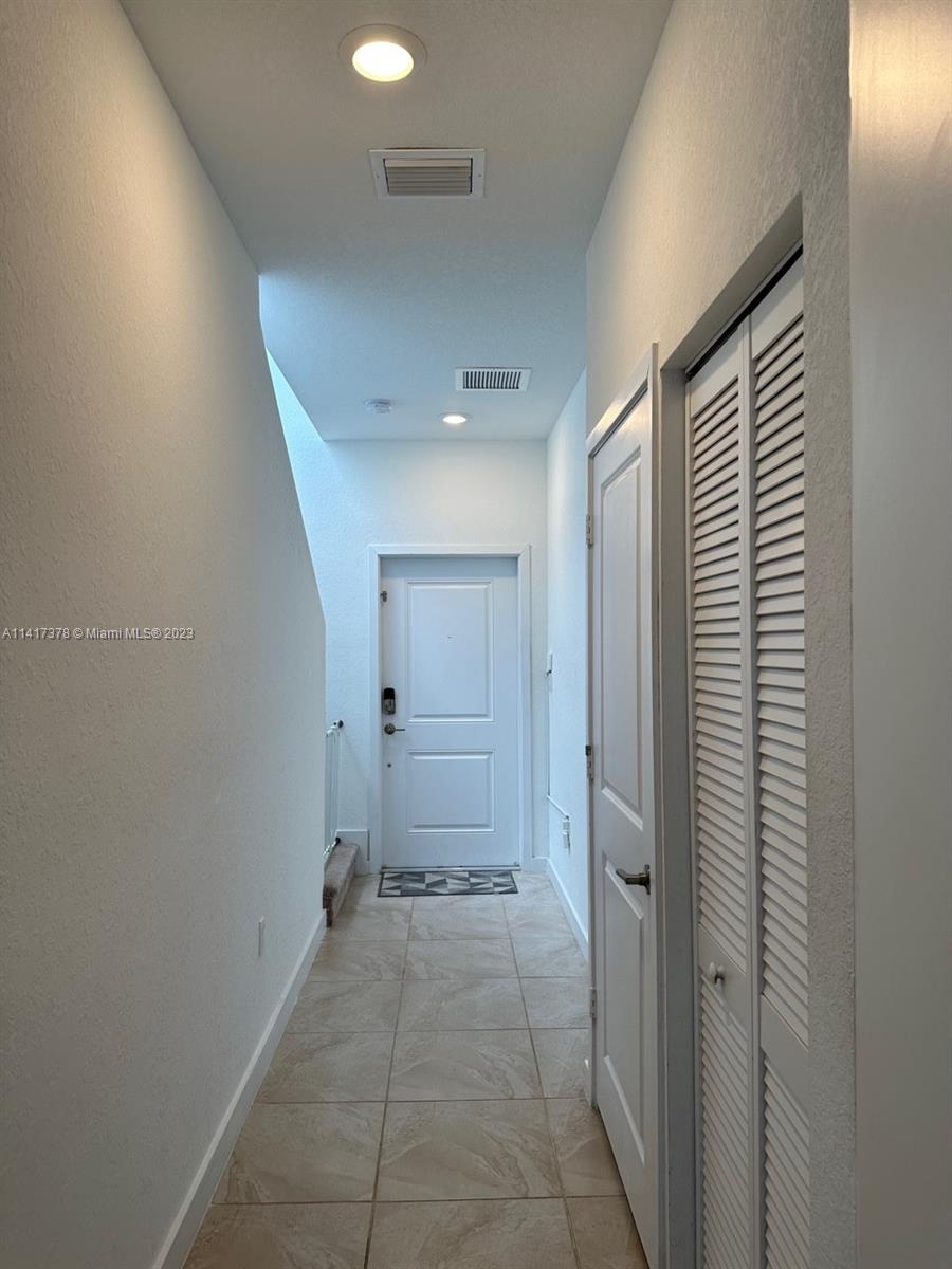 SOUTH KENDALL TOWNHOMES - Residential