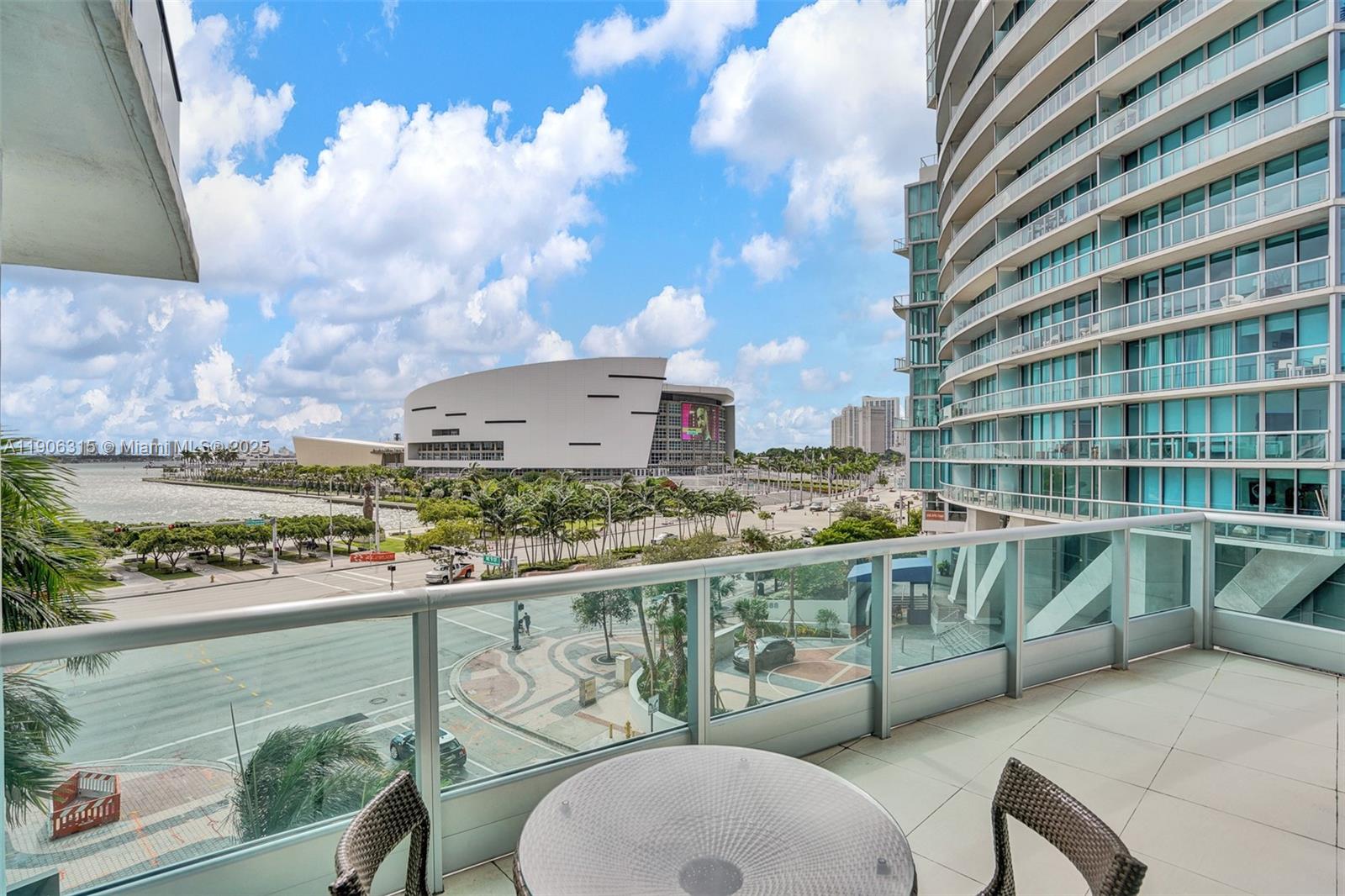 900 BISCAYNE BAY CONDO - Residential Lease