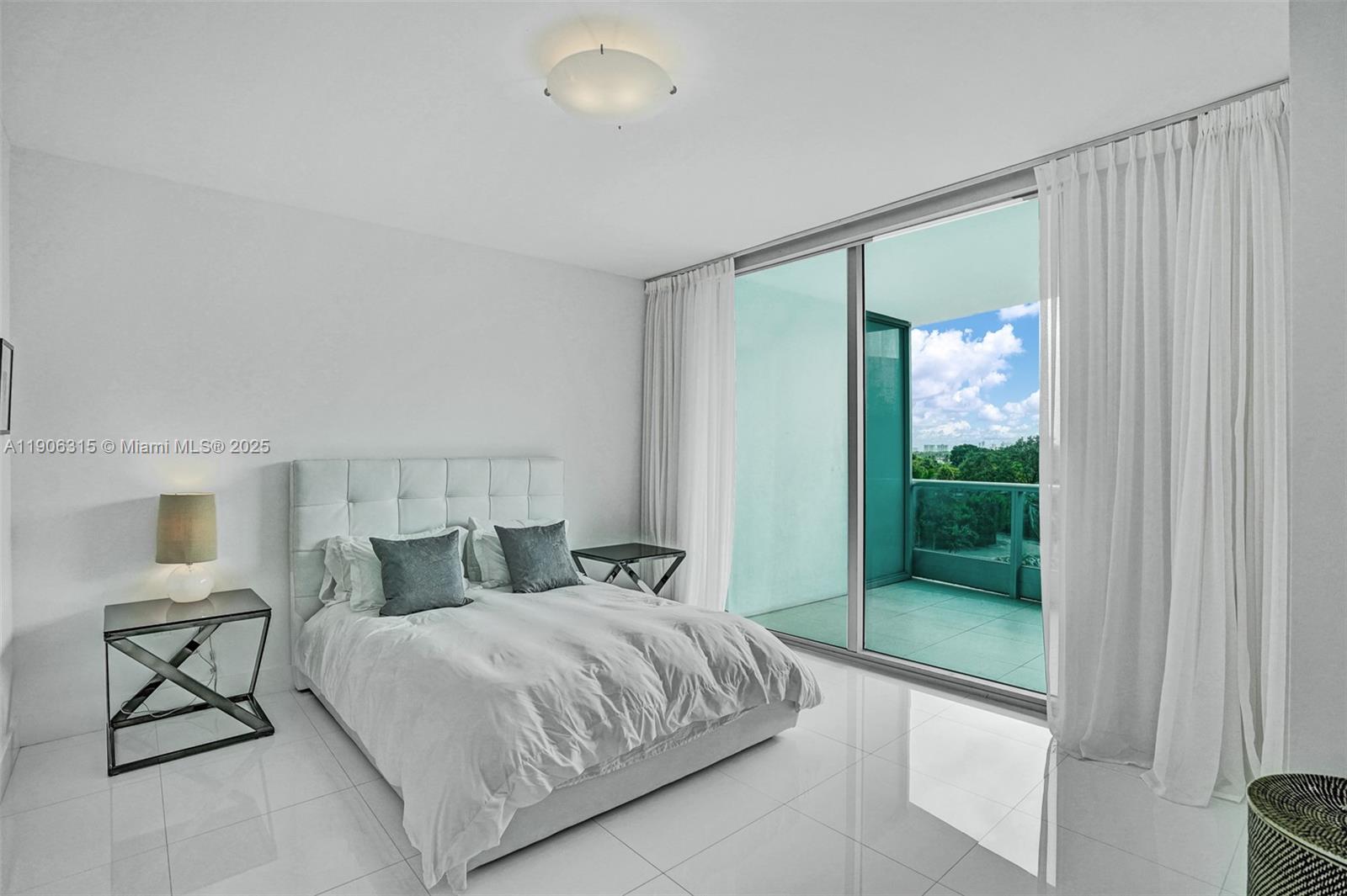 900 BISCAYNE BAY CONDO - Residential Lease