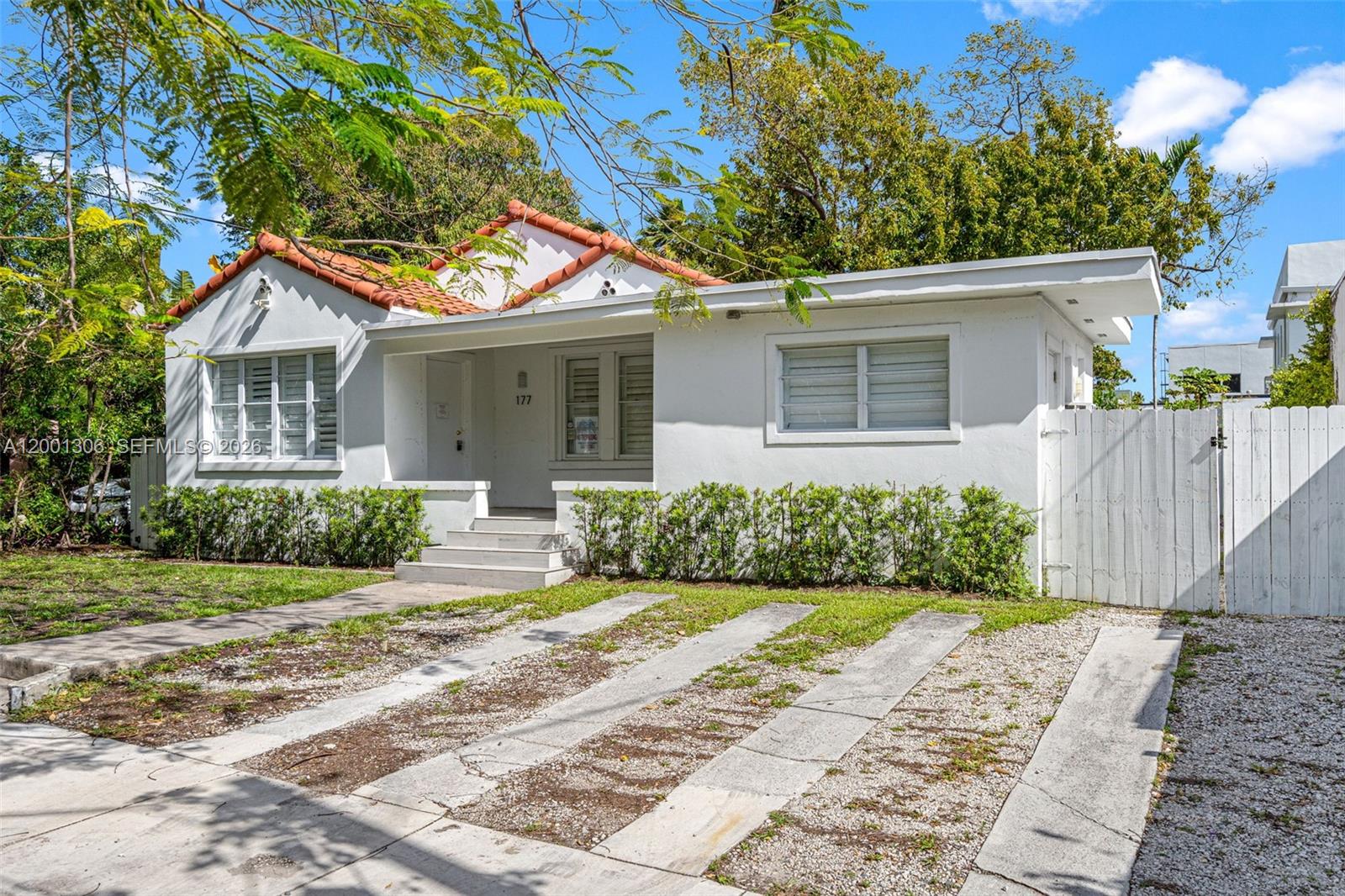 SHADOWLAWN - Residential