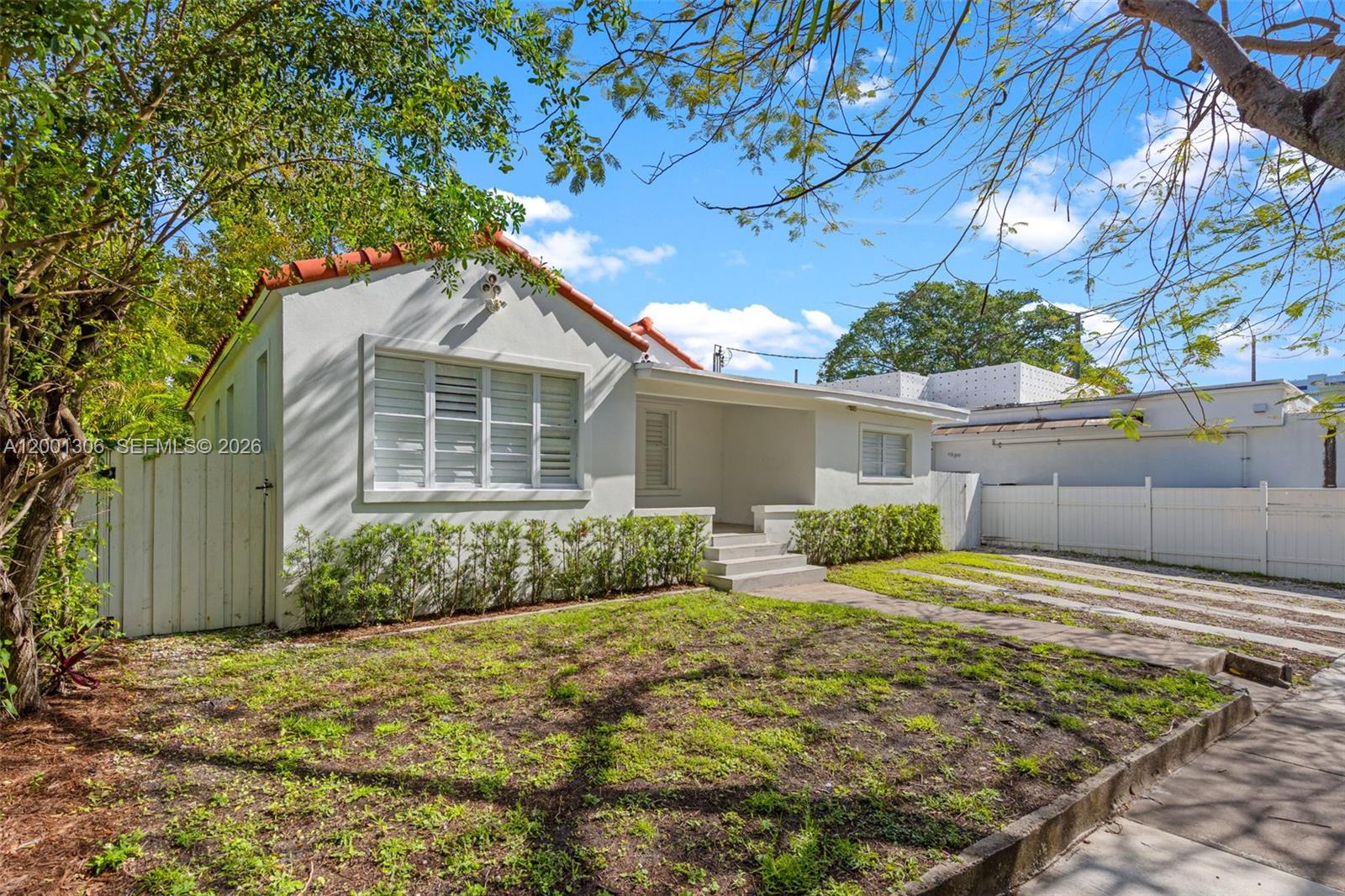 SHADOWLAWN - Residential