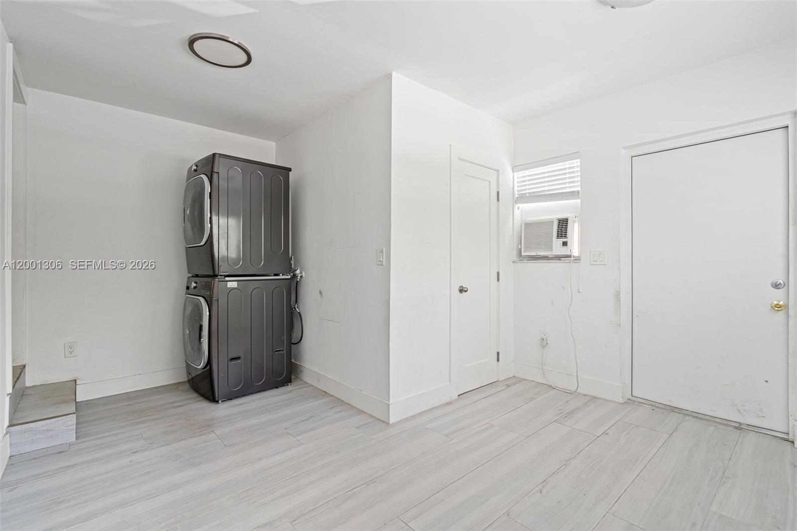 SHADOWLAWN - Residential