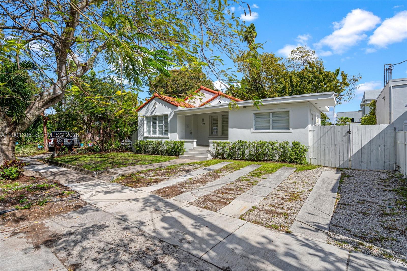 SHADOWLAWN - Residential