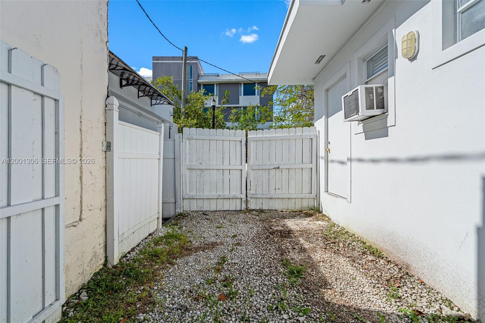 SHADOWLAWN - Residential