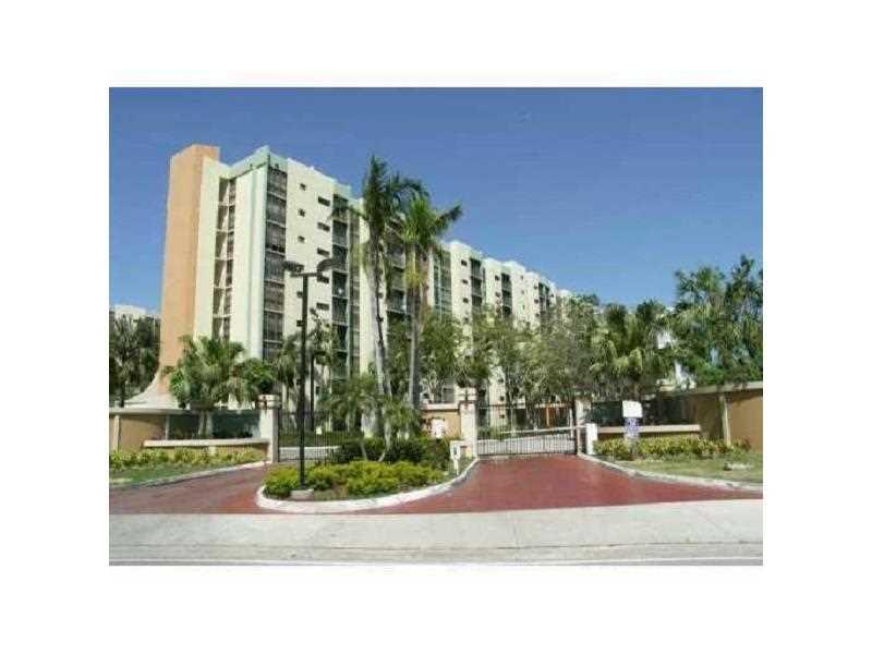 LOCATION! LOCATION! UPGRATED 2/2 CONDO IN SUNNY ISLES BEACH. GATED COMMUNITY, 24 HR SECURITY, HEATED POOL, HOT-TUB, SAUNA, LIBRARY, CLUB HOUSE, GYM. BEST SCHOOL ALL-GRADES. MINUTES FROM AVENTURA, FIU UNIV, CASINOS AND MORE.