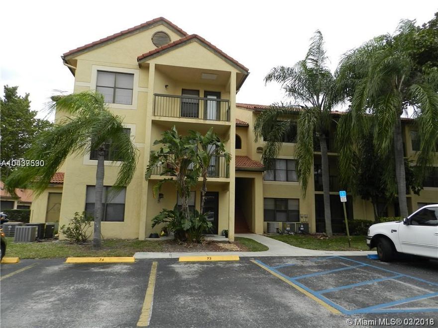 BEAUTIFUL UNFURNISHED LARGE STUDIO IN PALM AIRE GARDENS. TILE THROUGHOUT UNIT. KITCHEN AND BATHROOM IN EXCELLENT CONDITION. LARGE WALK IN CLOSET. NEW A/C. CENTRIC LOCATION. CLOSE TO MAJOR HIGHWAYS. COMMUNITY HAS CLUB HOUSE, 2 POOLS, TENNIS COURT, FITNESS CENTER, SALOON FOR RECEPTIONS AS WELL AS JOGGING TRAIL. RENTAL INCLUDES WATER/SEWER AND GARBAGE. FAST ASSOCIATION APPROVAL.