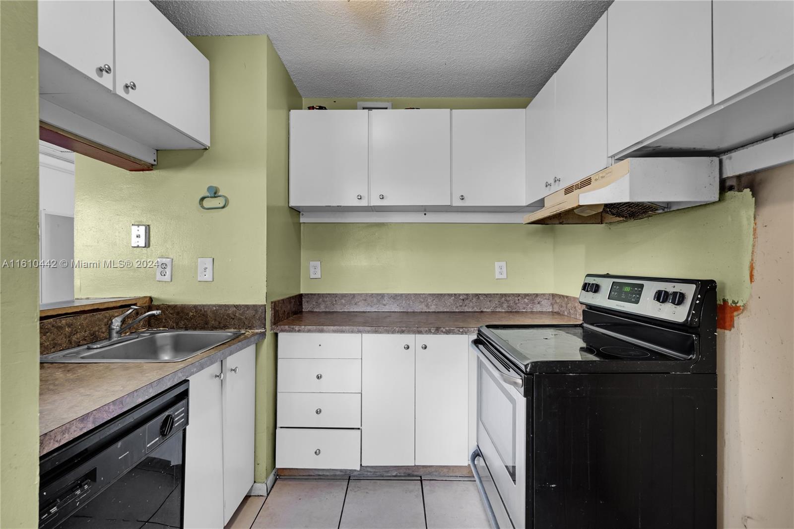 LAKESIDE XI CONDO PH III - Residential
