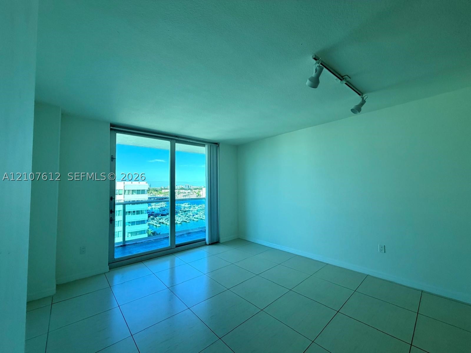 7525 E Treasure Dr 1006