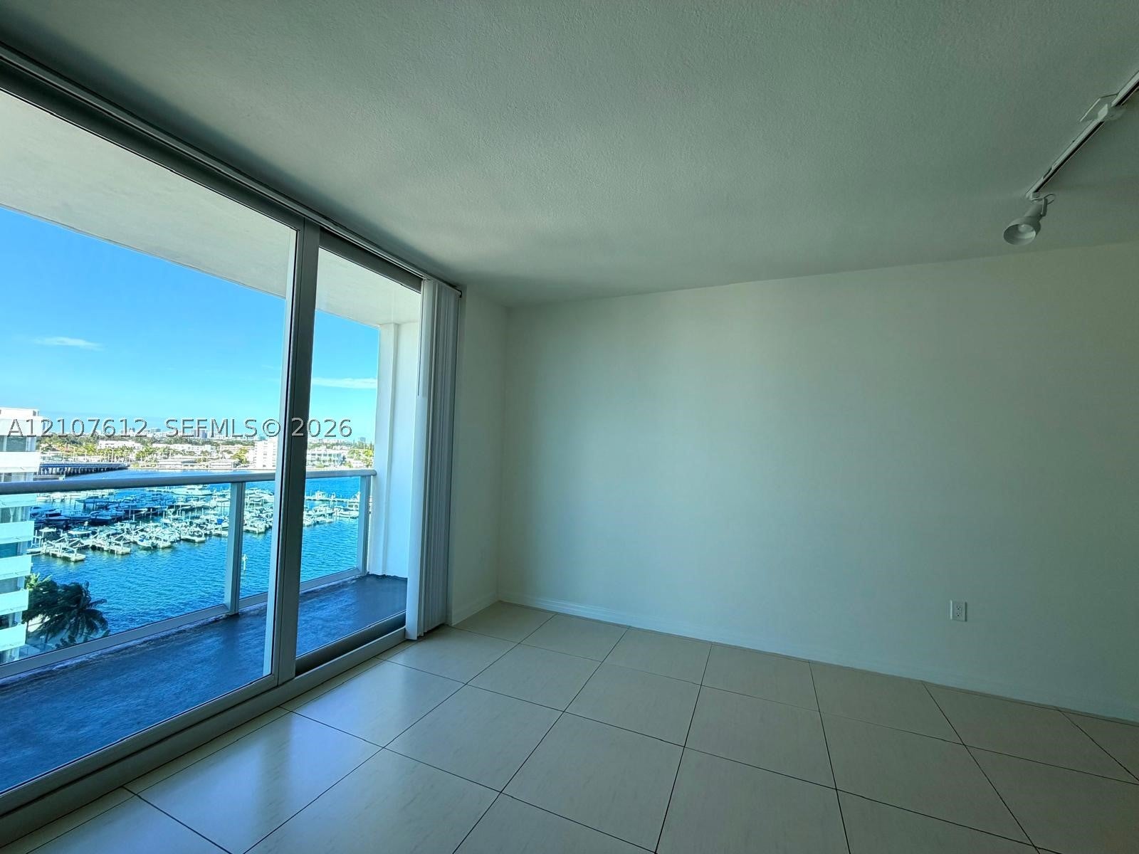 7525 E Treasure Dr 1006