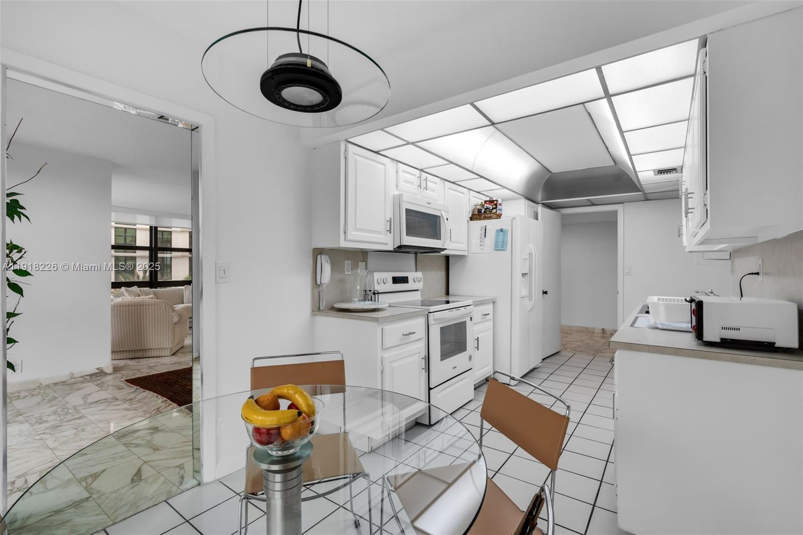 TOWERS OF KEY BISCAYNE CO - Residential Lease