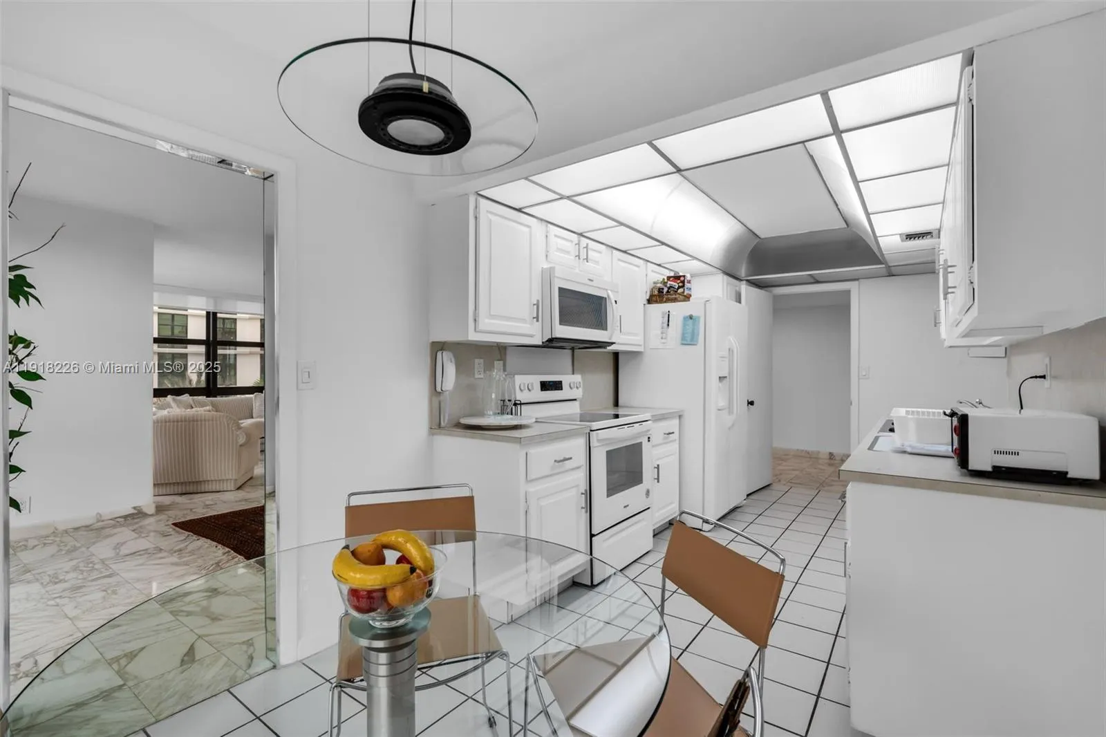 Key Biscayne, Florida 33149, United States, 2 Bedrooms Bedrooms, ,2 BathroomsBathrooms,Residential,Active,247692