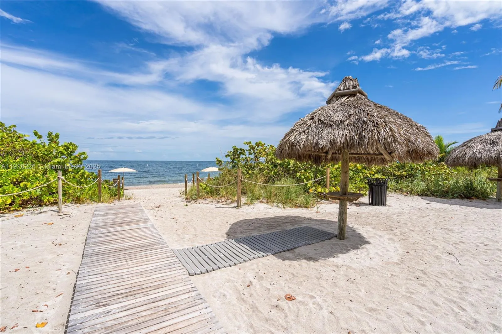 Key Biscayne, Florida 33149, United States, 2 Bedrooms Bedrooms, ,2 BathroomsBathrooms,Residential,Active,247692