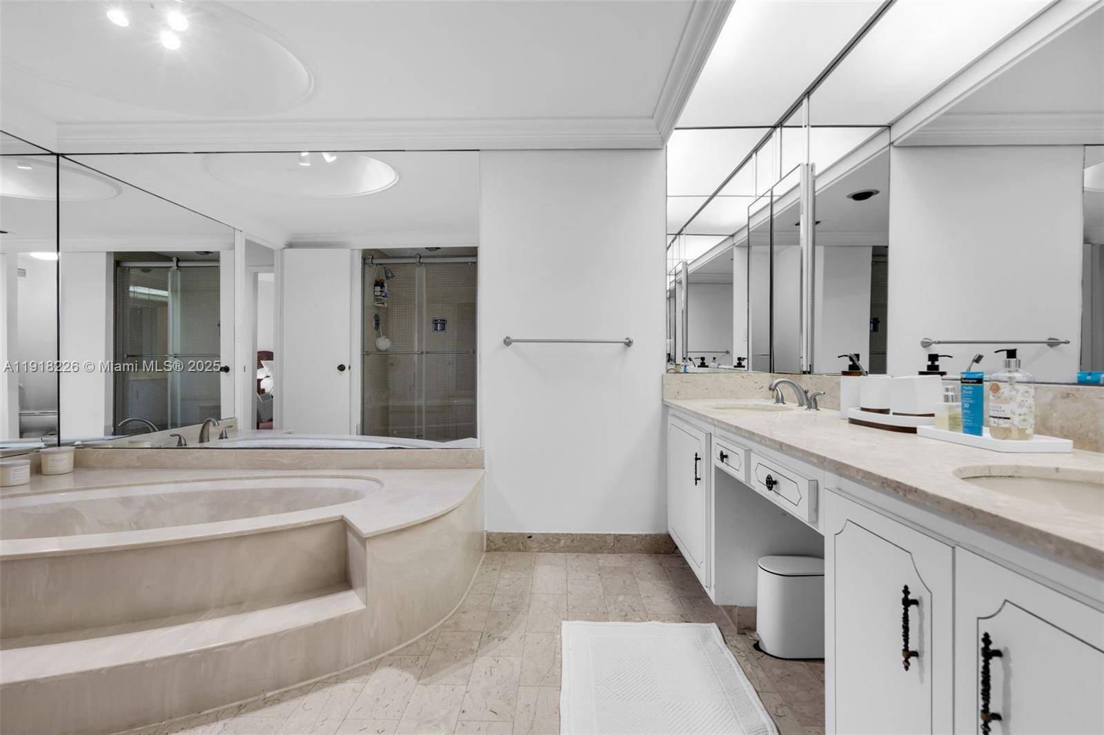 TOWERS OF KEY BISCAYNE CO - Residential Lease