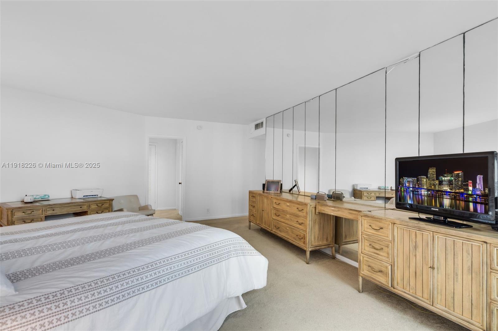 TOWERS OF KEY BISCAYNE CO - Residential Lease