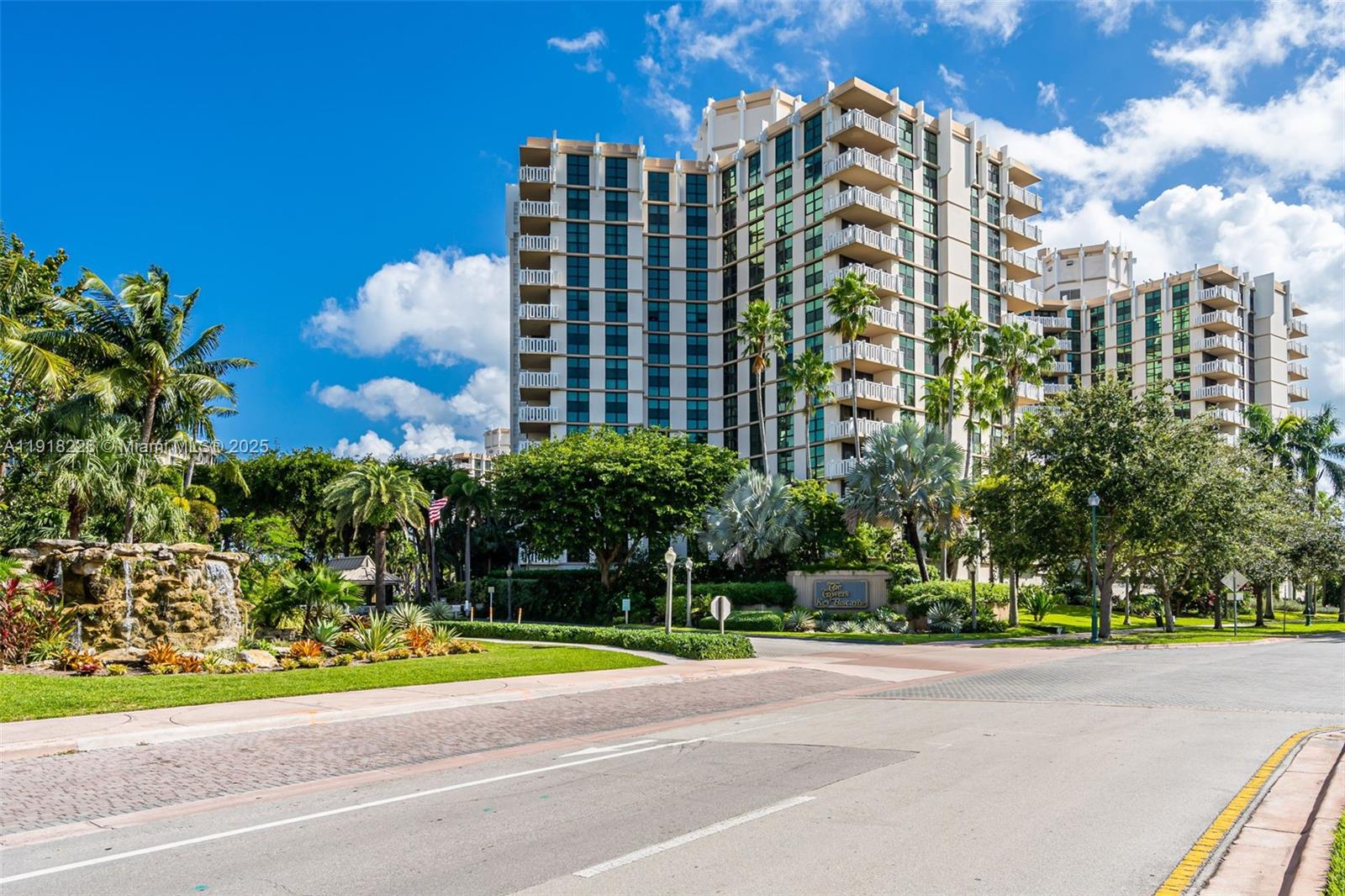 TOWERS OF KEY BISCAYNE CO - Residential Lease