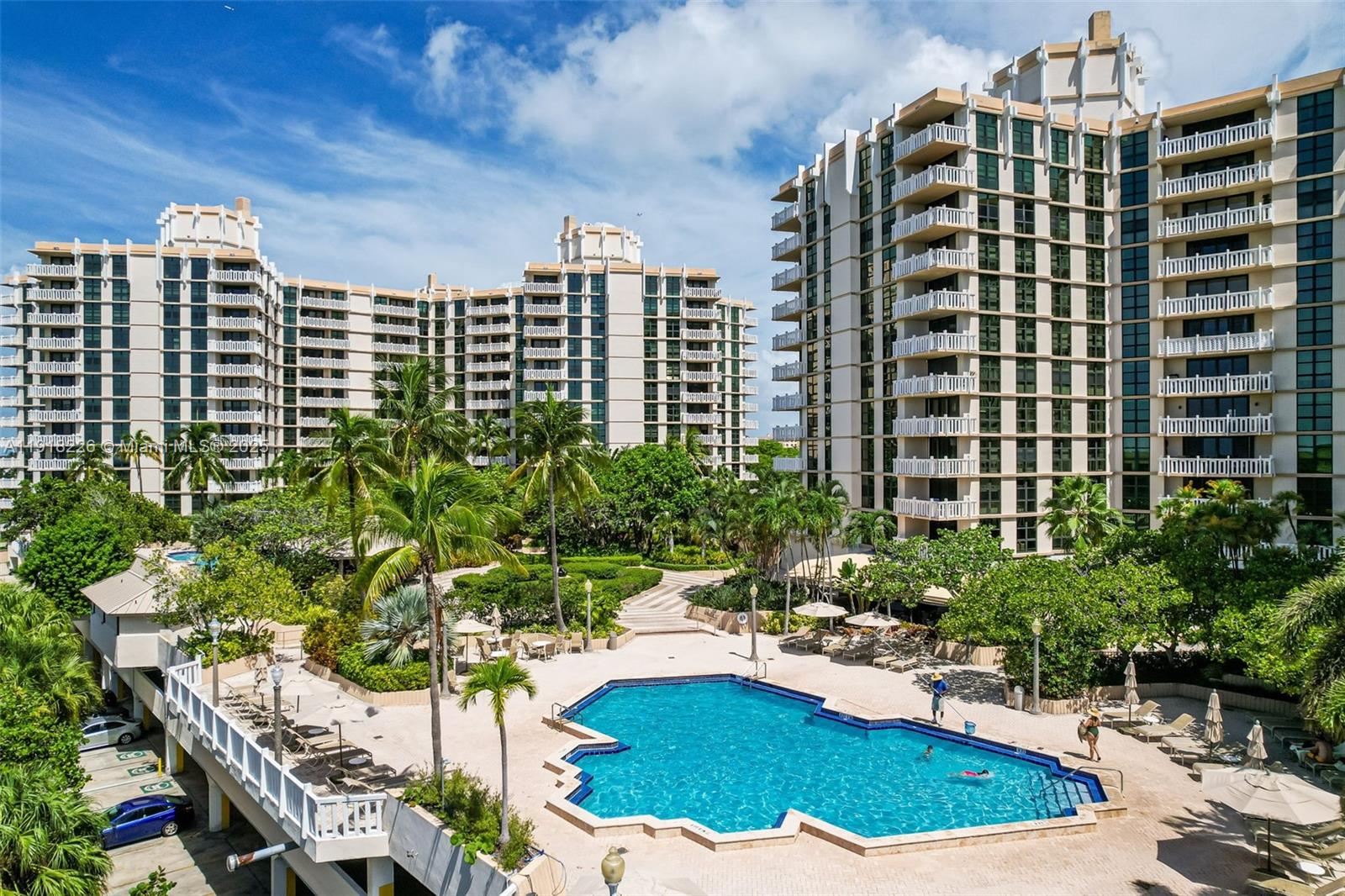 TOWERS OF KEY BISCAYNE CO - Residential Lease