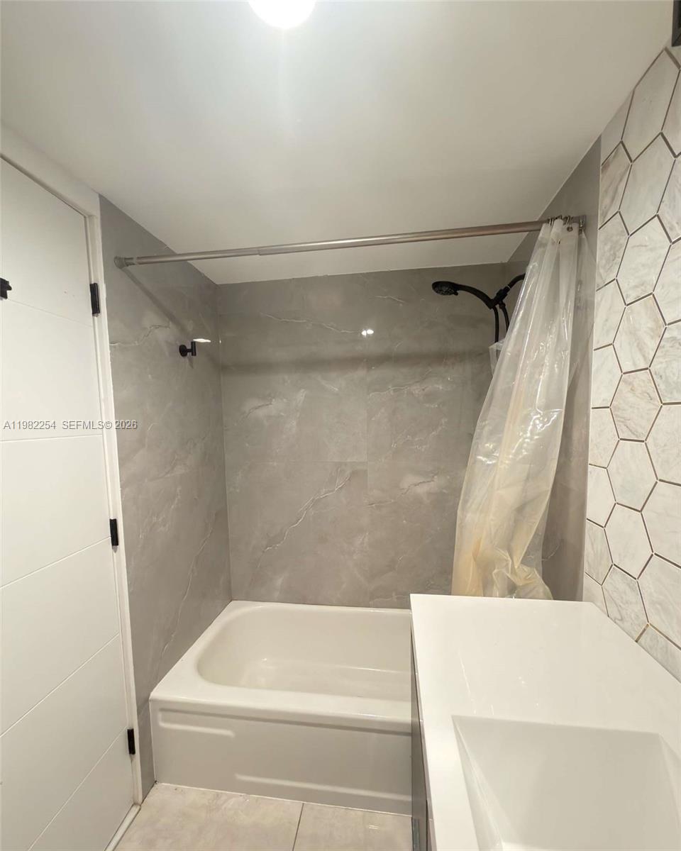 ADMIRALS PORT CONDO WEST - Residential Lease