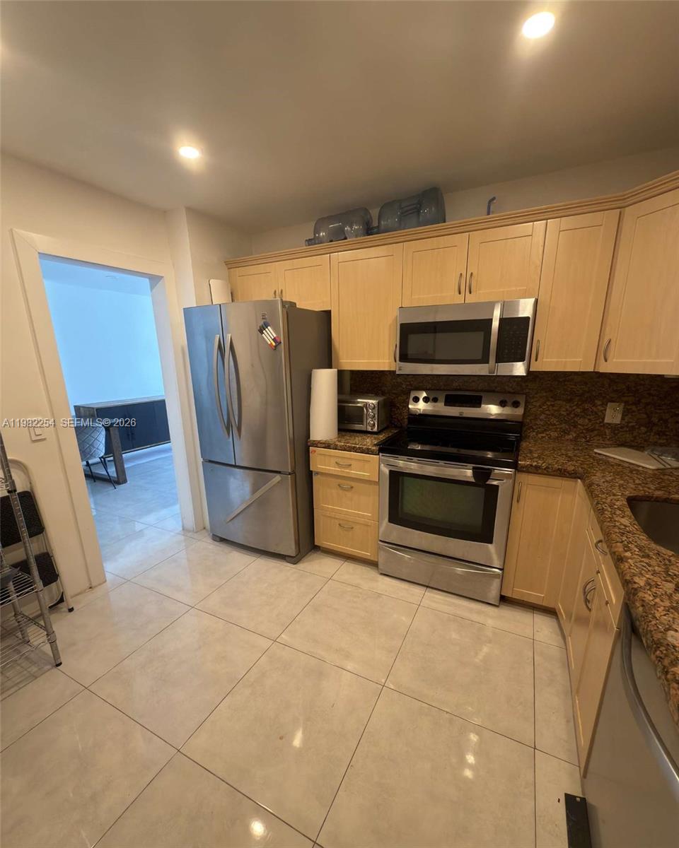 ADMIRALS PORT CONDO WEST - Residential Lease