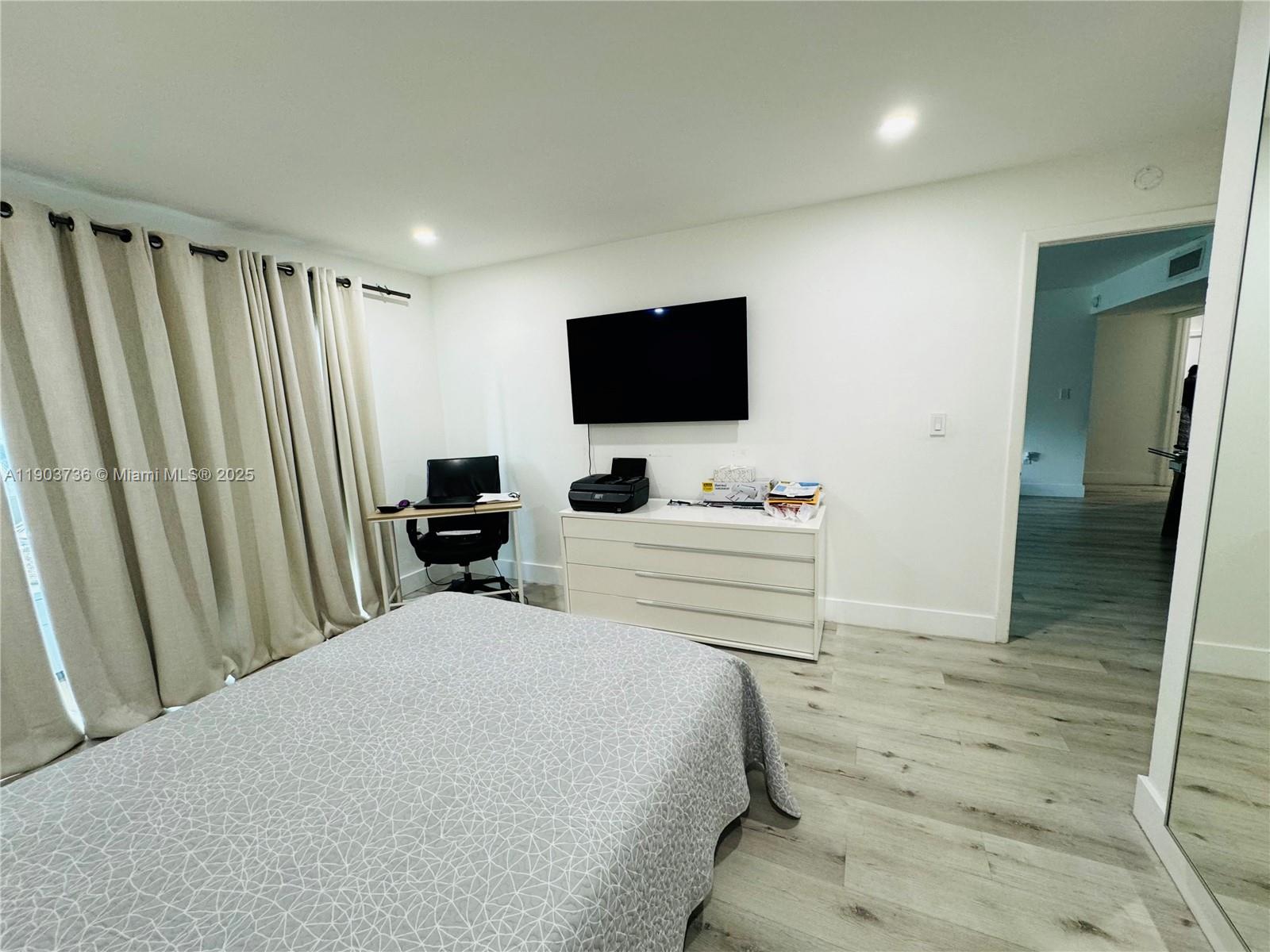 ST ANDREWS COURT CONDO - Residential