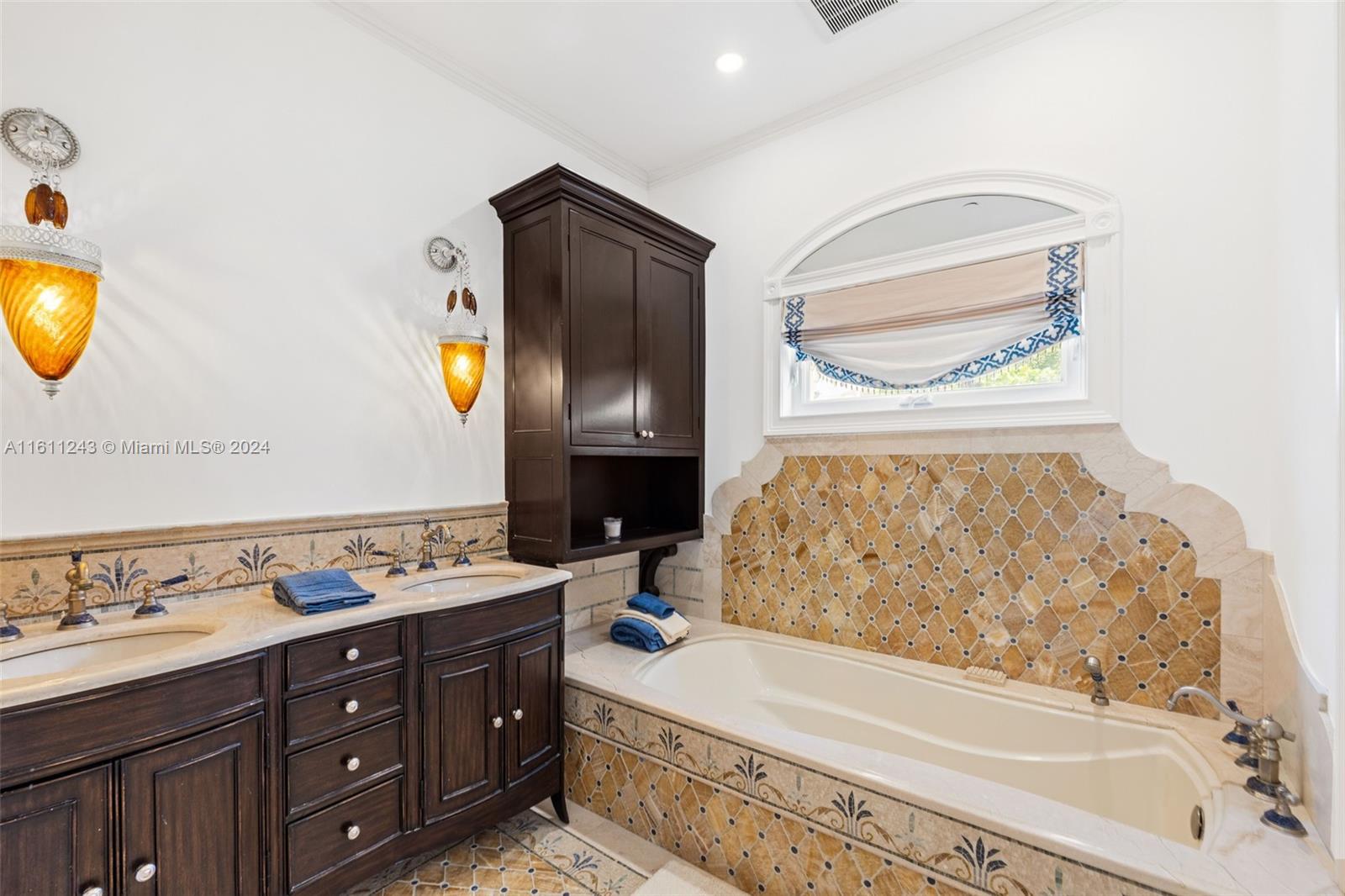 SEASIDE VILLAS CONDO - Residential Lease
