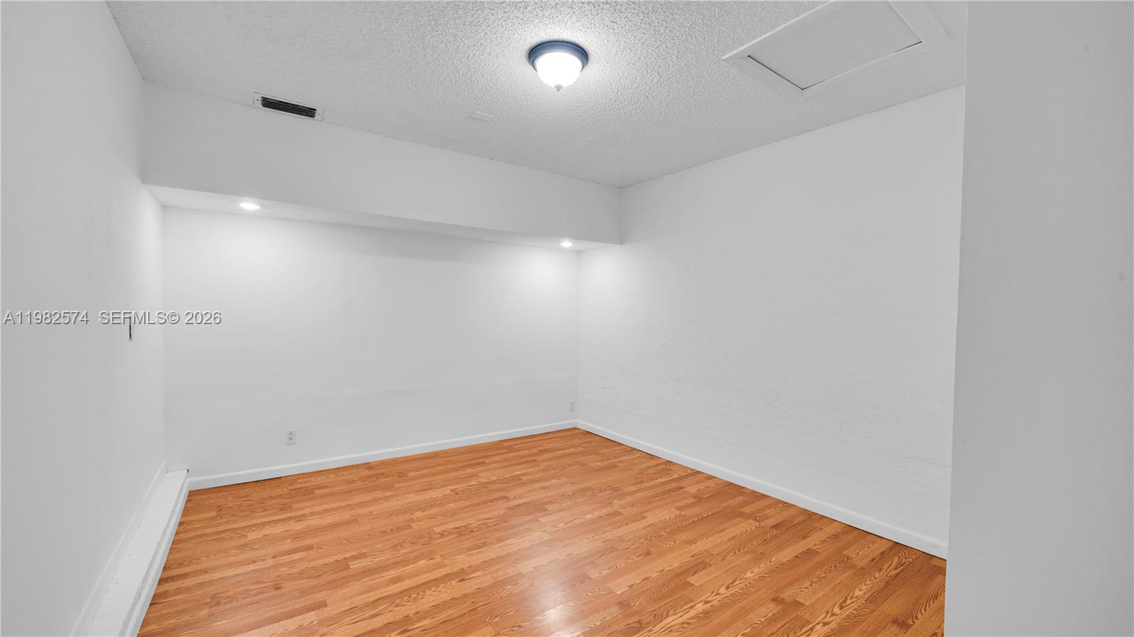 LA PLACIDA VILLAS - Residential Lease