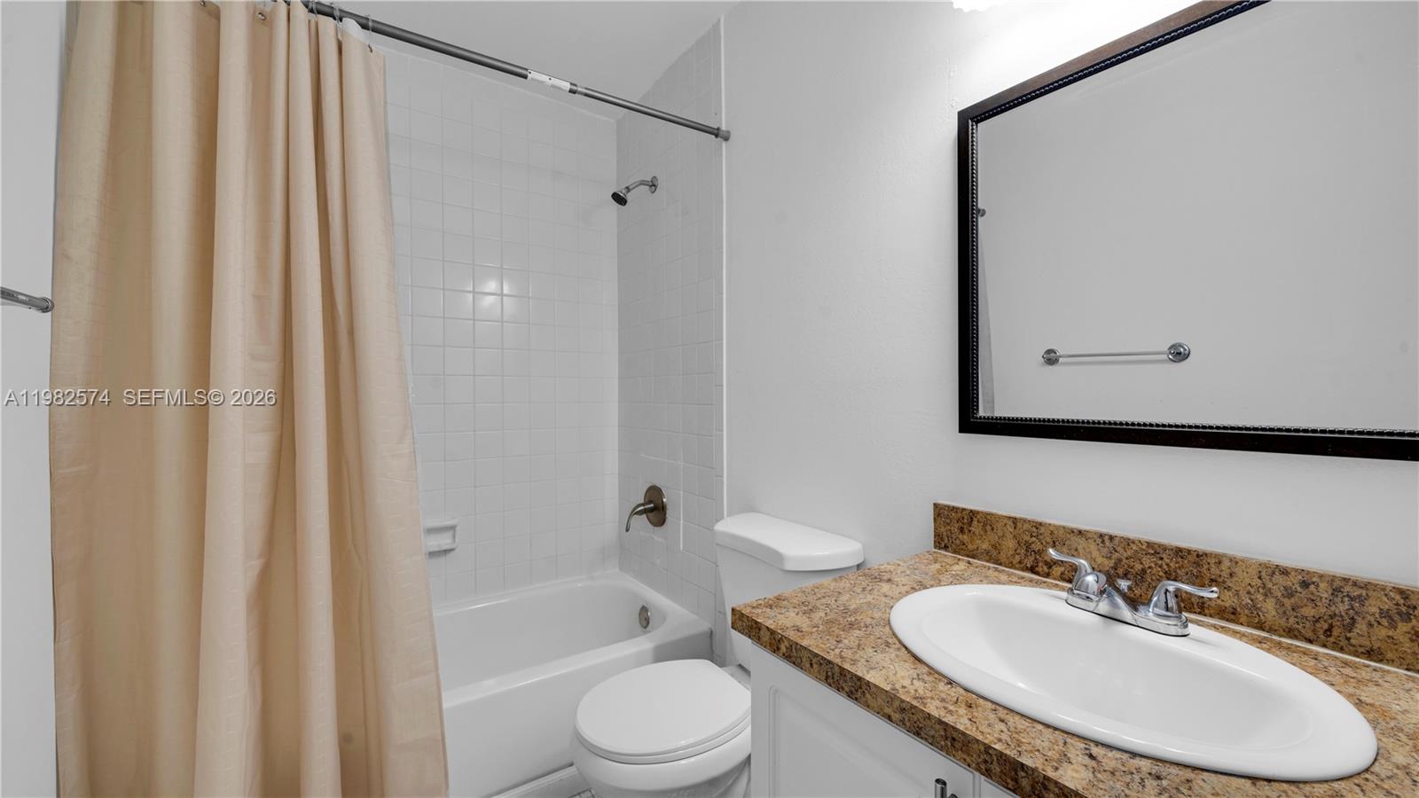 LA PLACIDA VILLAS - Residential Lease