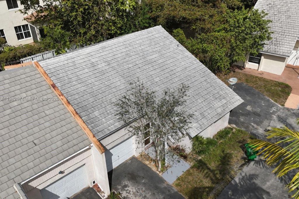 Photo of 10583 La Placida Dr, Coral Springs, FL 33065 (MLS # A11982574)