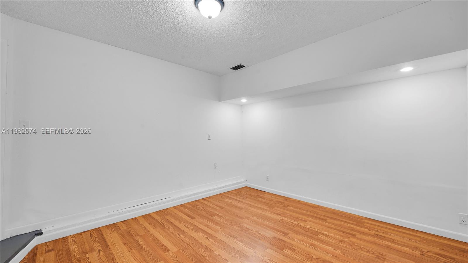 LA PLACIDA VILLAS - Residential Lease