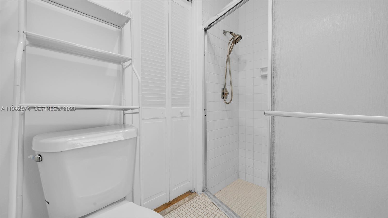 LA PLACIDA VILLAS - Residential Lease