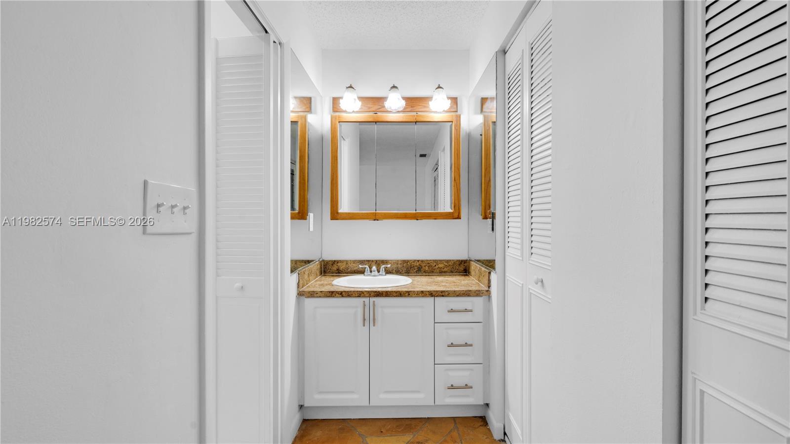 LA PLACIDA VILLAS - Residential Lease