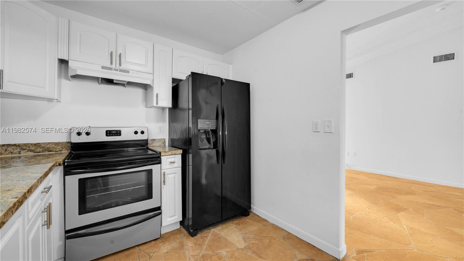 LA PLACIDA VILLAS - Residential Lease