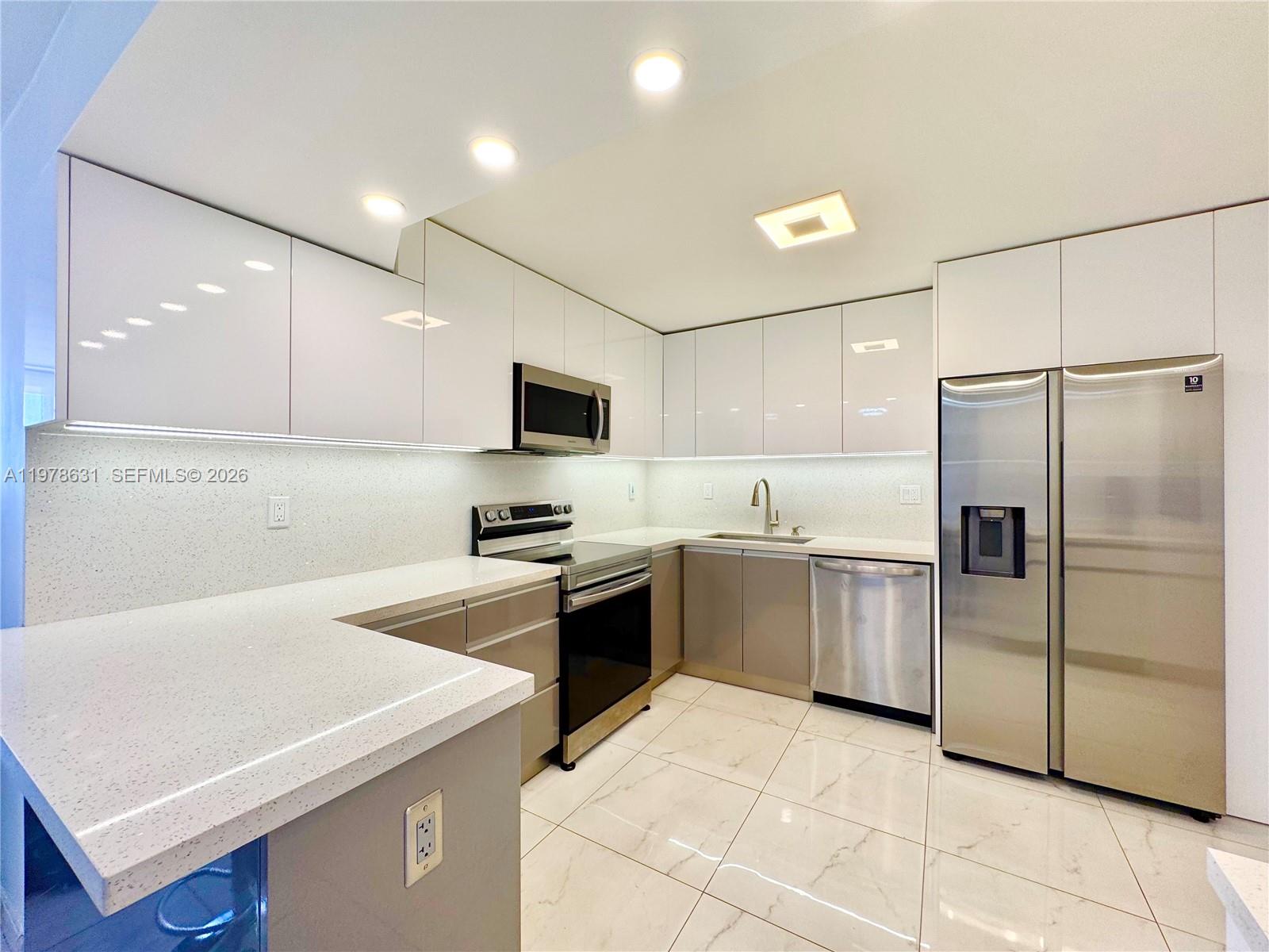 WINSTON TOWERS 100 CONDO - Residential Lease