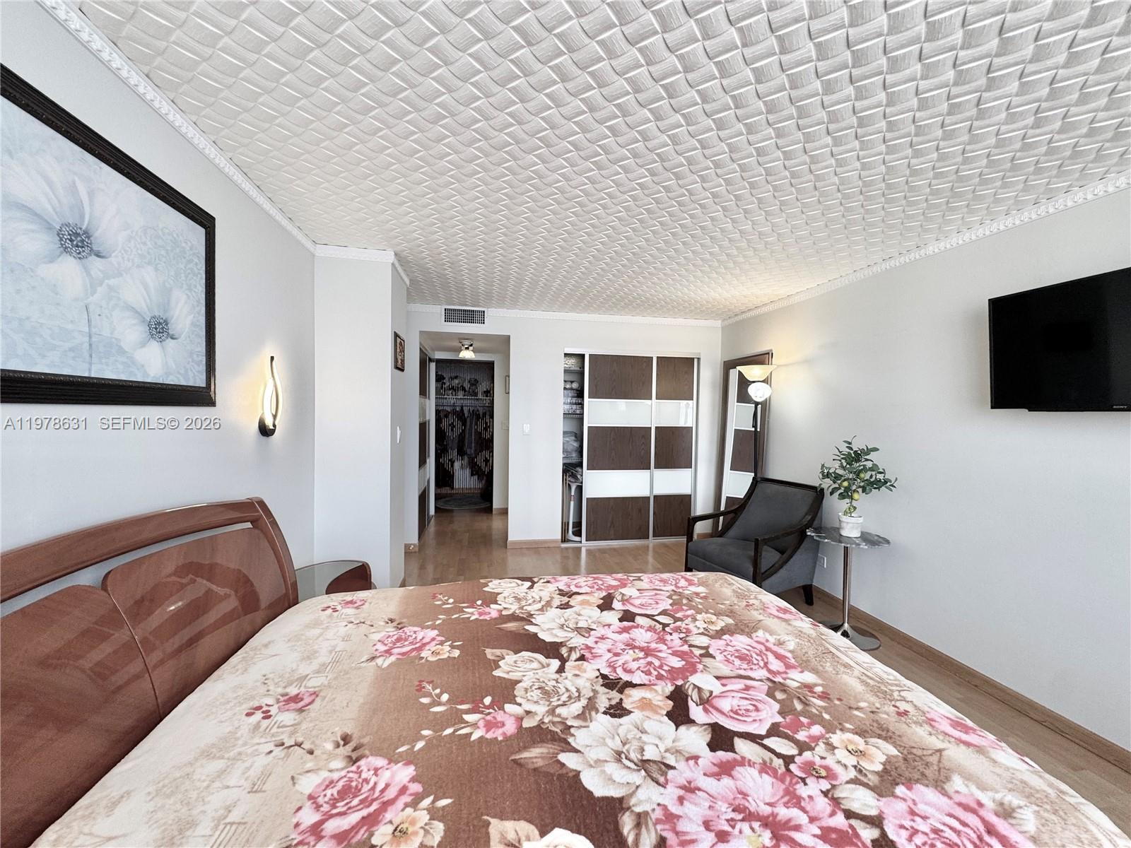 WINSTON TOWERS 100 CONDO - Residential Lease