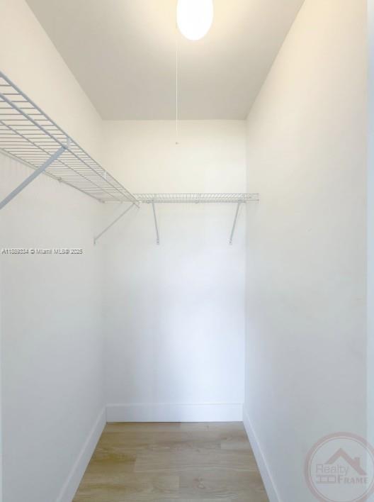 CRAVERO LAKE SHORE EST 3R - Residential