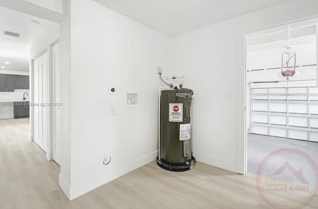 CRAVERO LAKE SHORE EST 3R - Residential