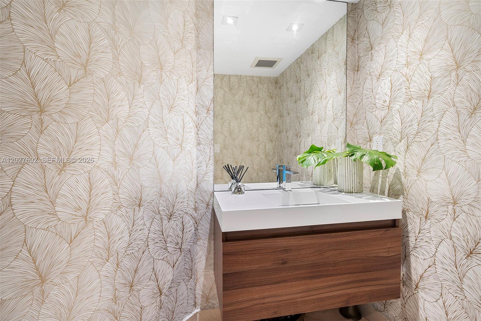 THE PENINSULA CONDO - Residential