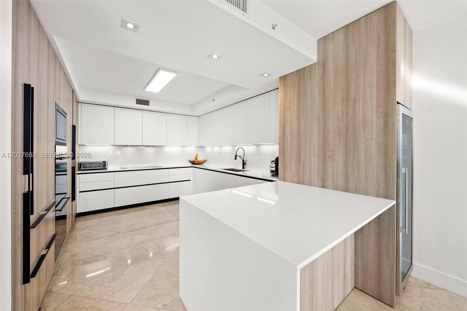 THE PENINSULA CONDO - Residential