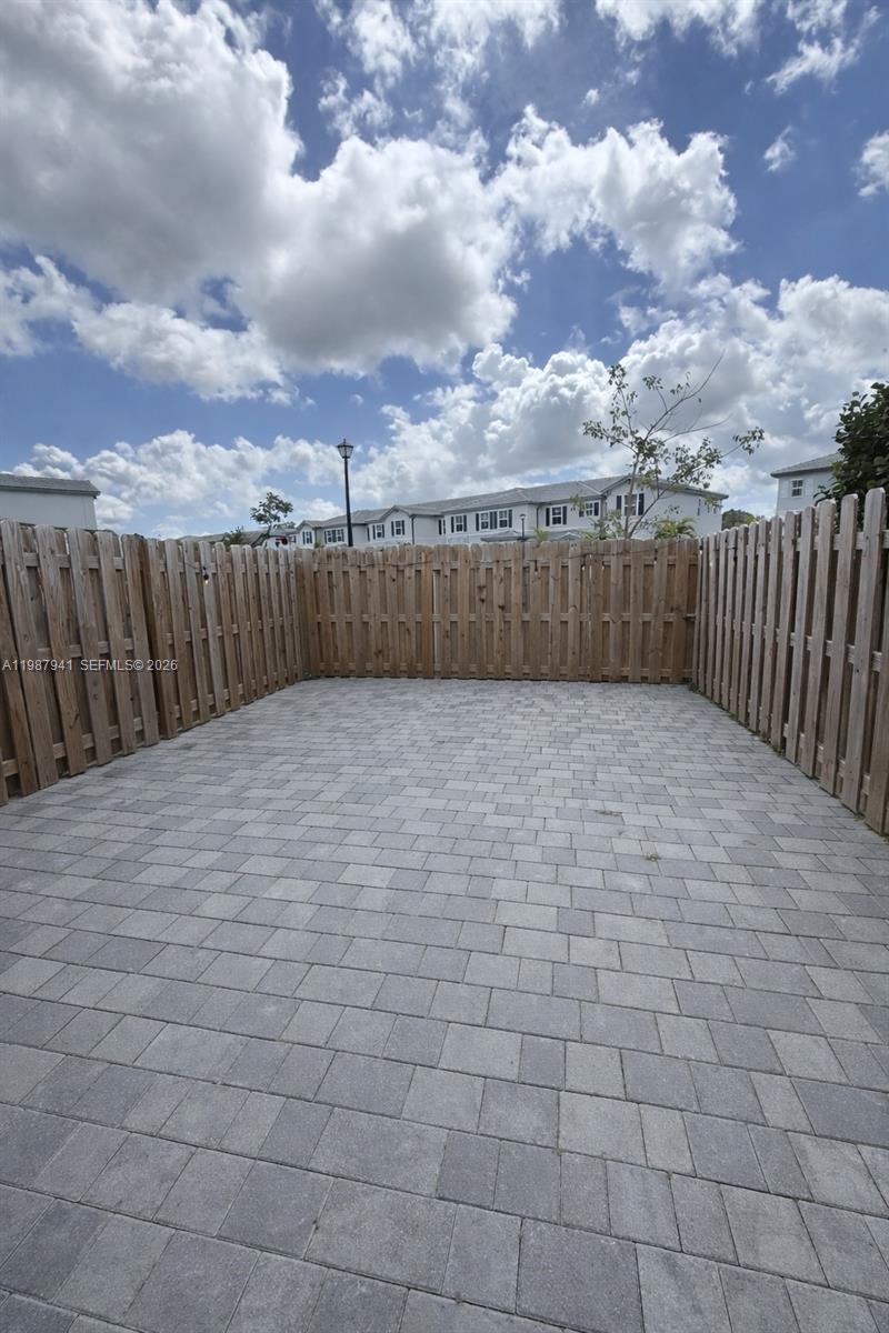 CEDAR POINTE - Residential