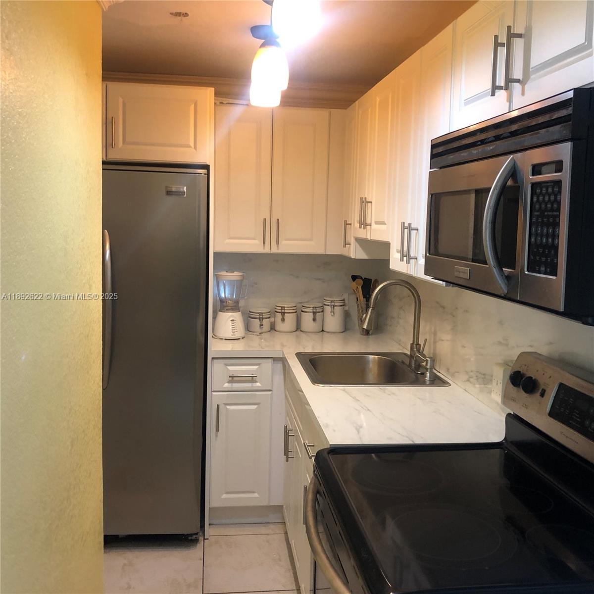 PORT ROYALE CONDO - Residential Lease