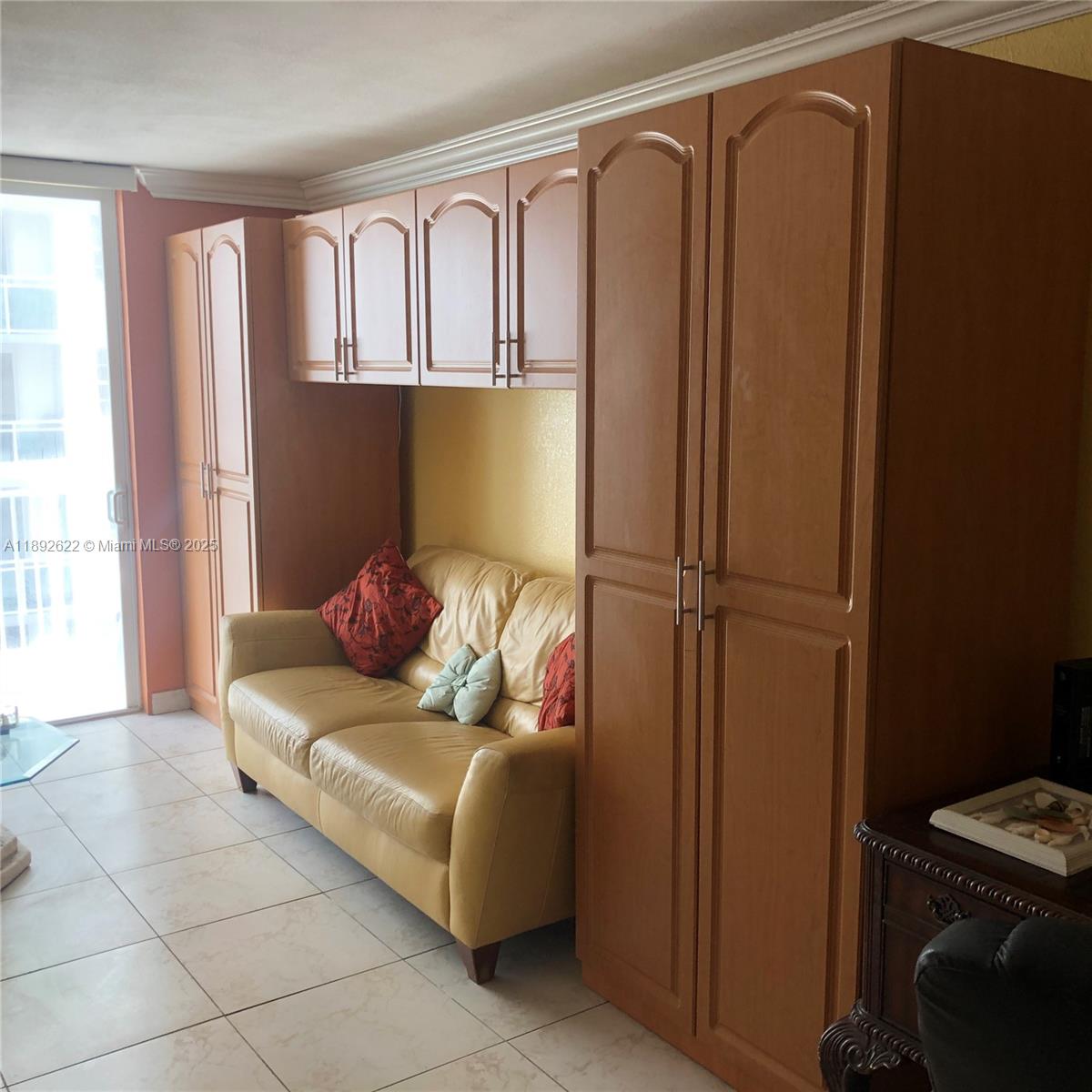 PORT ROYALE CONDO - Residential Lease