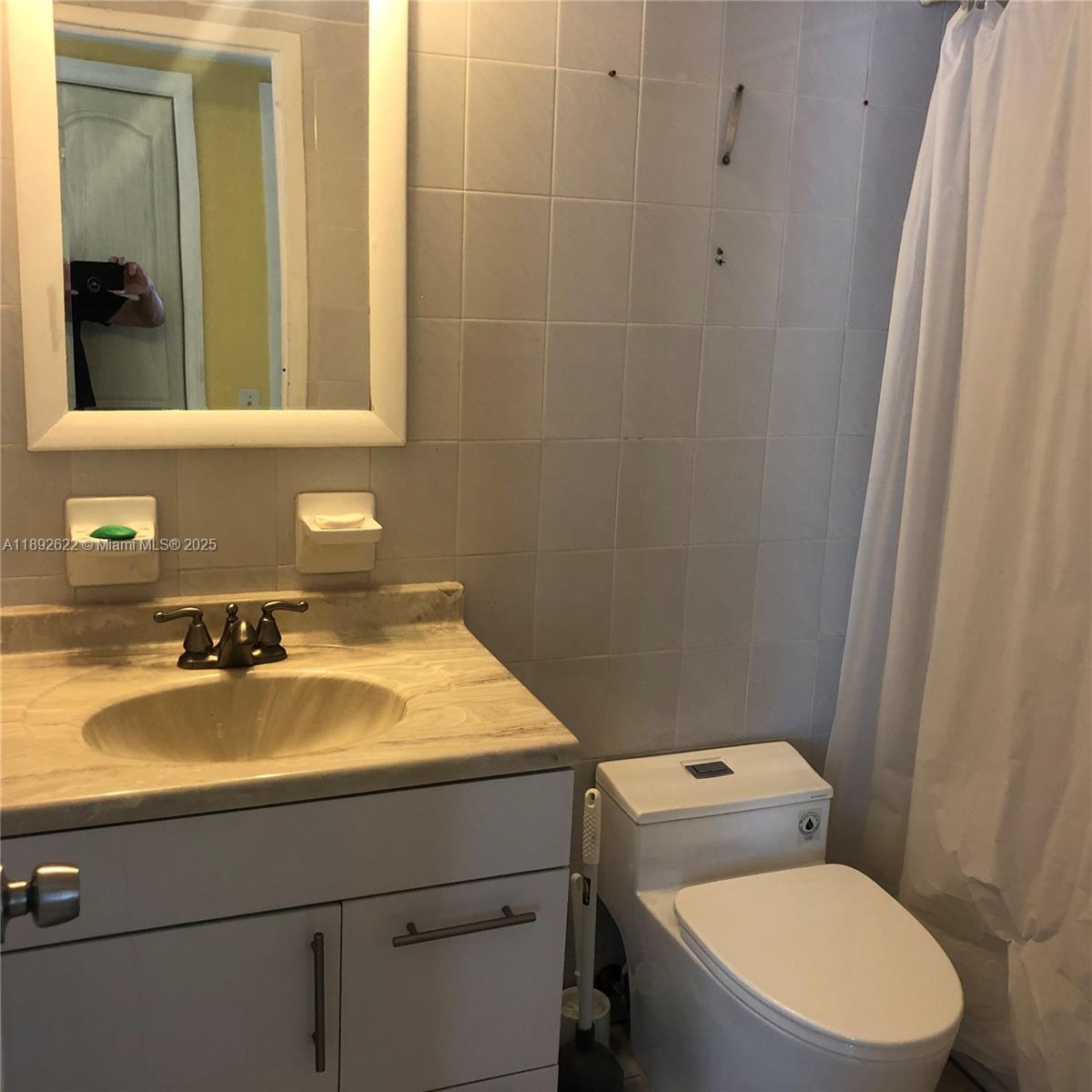 PORT ROYALE CONDO - Residential Lease