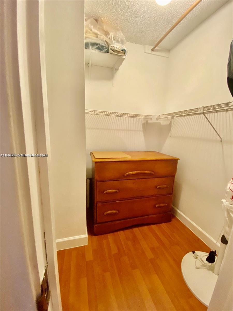 HOLLYBROOK GOLF&TENNIS - Residential Lease