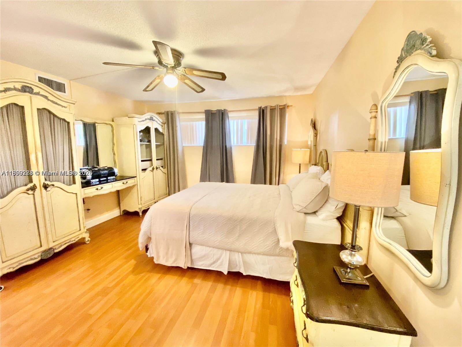 HOLLYBROOK GOLF&TENNIS - Residential Lease