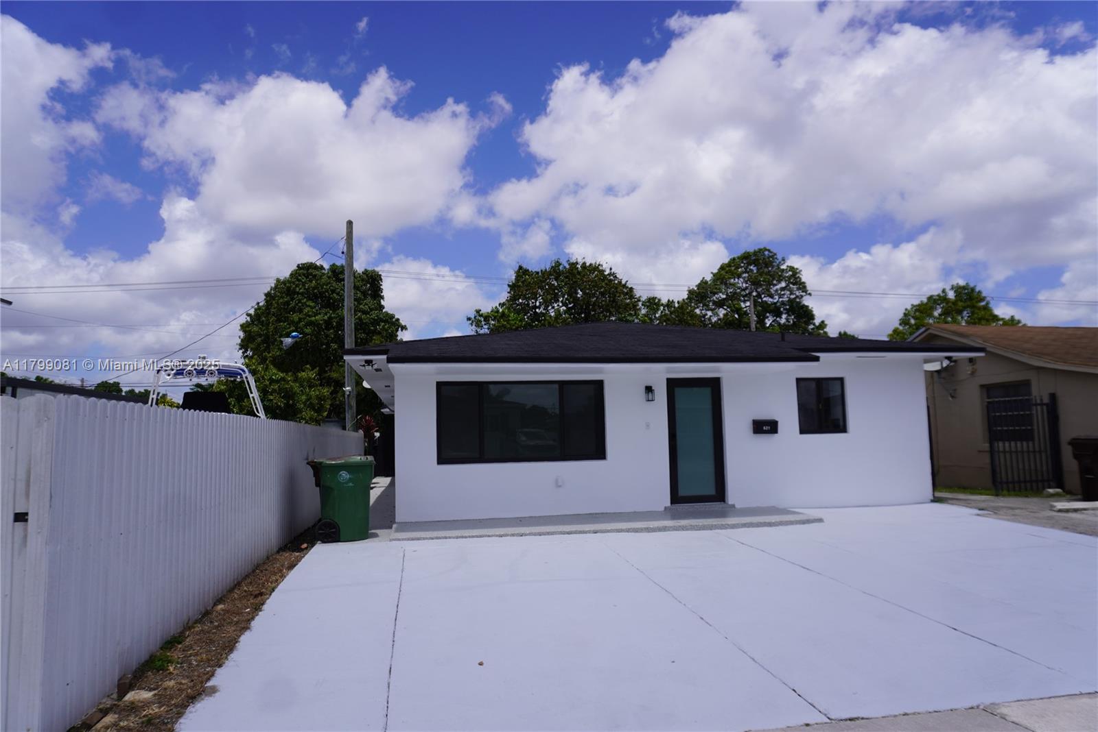 Property for Sale at 621 E 55th St, Hialeah, Miami-Dade County, Florida - Bedrooms: 5 
Bathrooms: 3  - $770,000